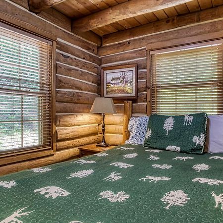 Very Private, Real Log Cabin With Hot Tub! Sevierville Dış mekan fotoğraf
