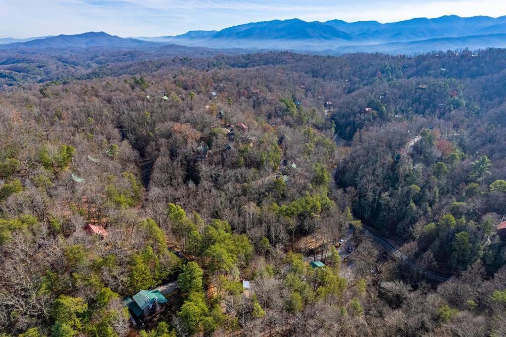 Very Private, Real Log Cabin With Hot Tub! Sevierville Dış mekan fotoğraf