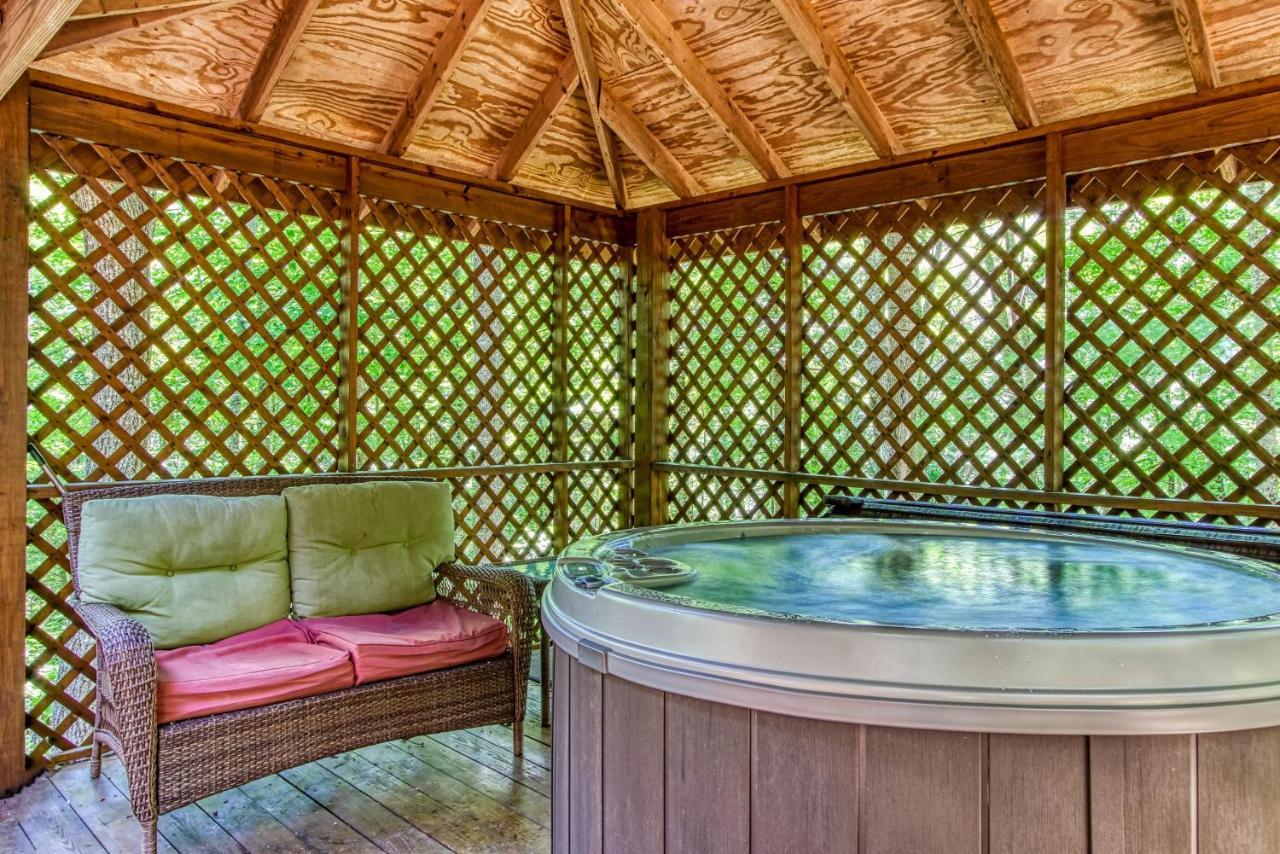 Very Private, Real Log Cabin With Hot Tub! Sevierville Dış mekan fotoğraf